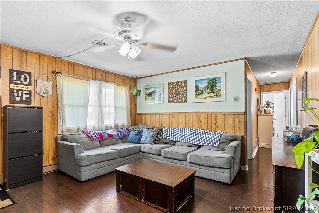 2241 Seneca Drive Property Photo 3