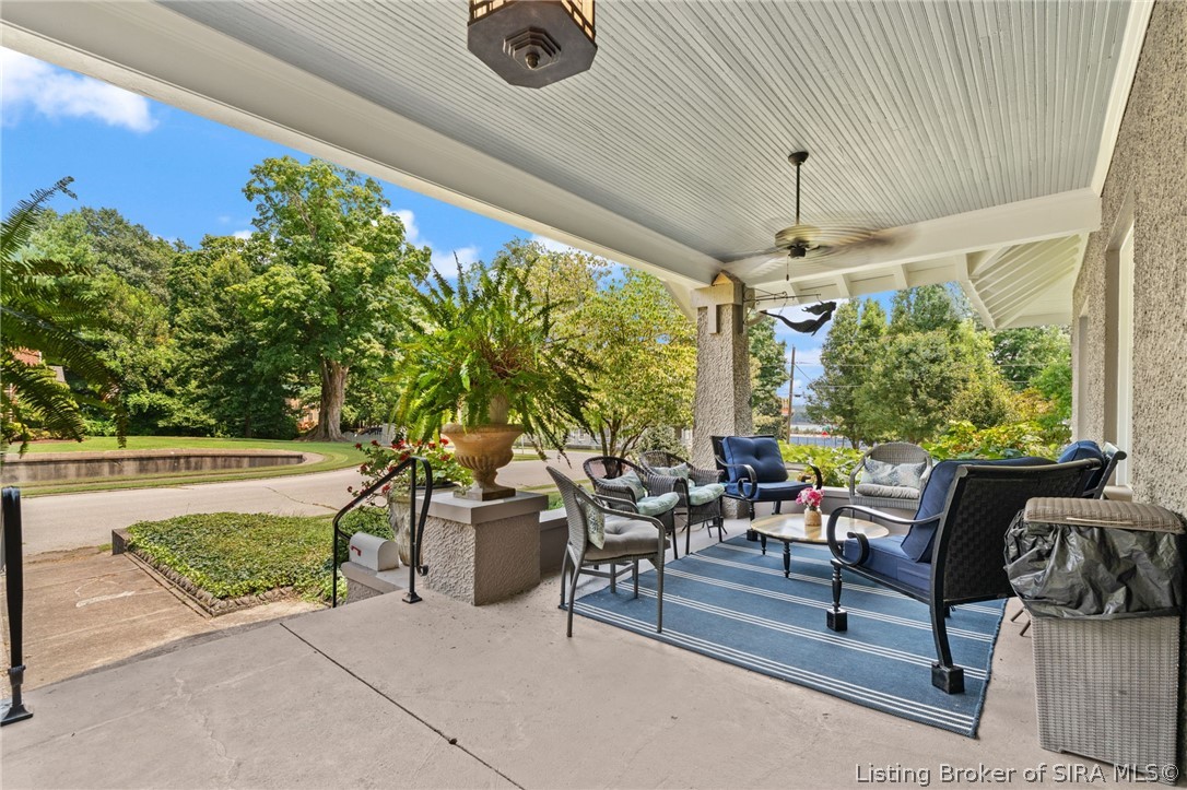 140 E High Street Property Photo 2