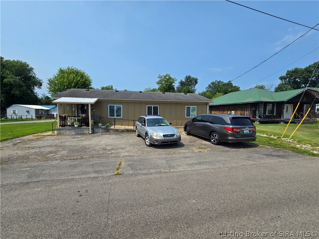 422 E Poplar Street Property Photo 1