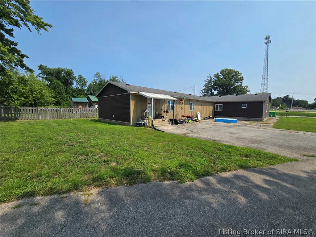 422 E Poplar Street Property Photo 3