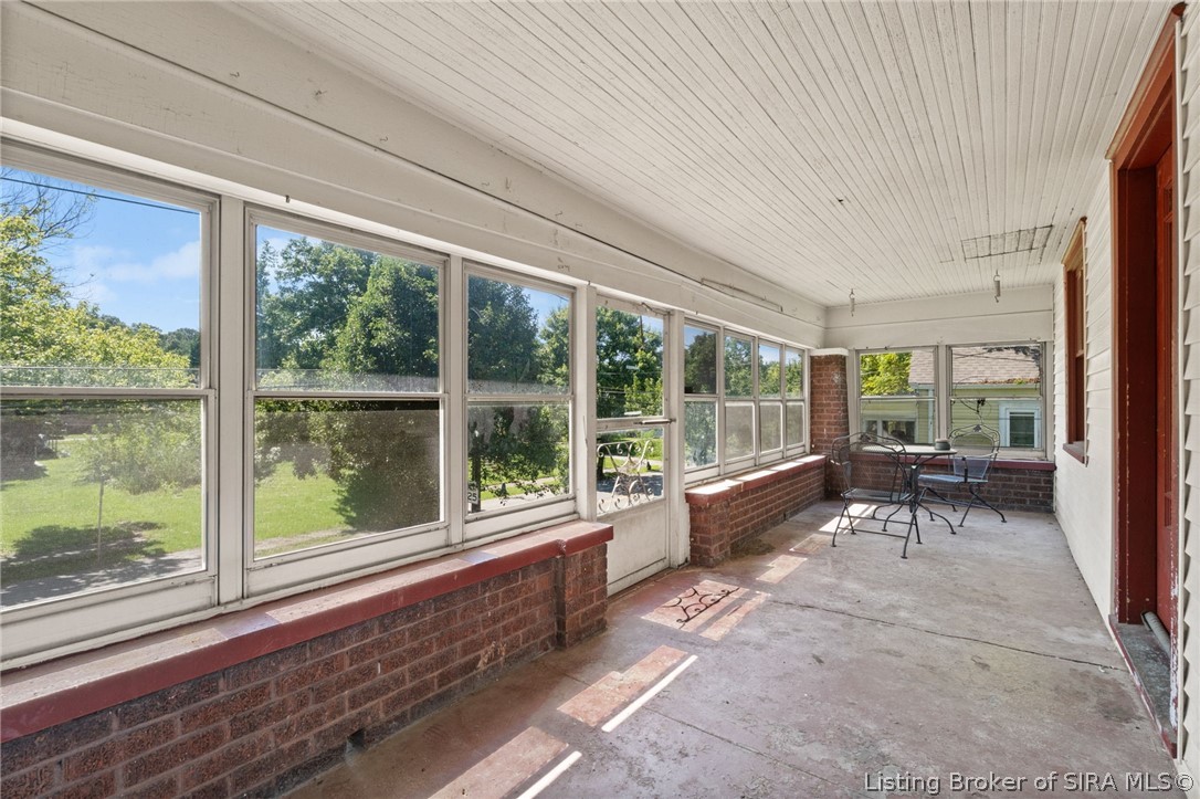 722 W 7th Street Property Photo 5
