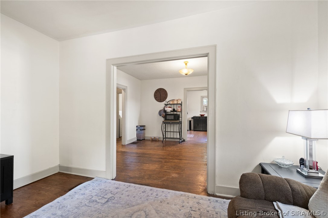 722 W 7th Street Property Photo 9
