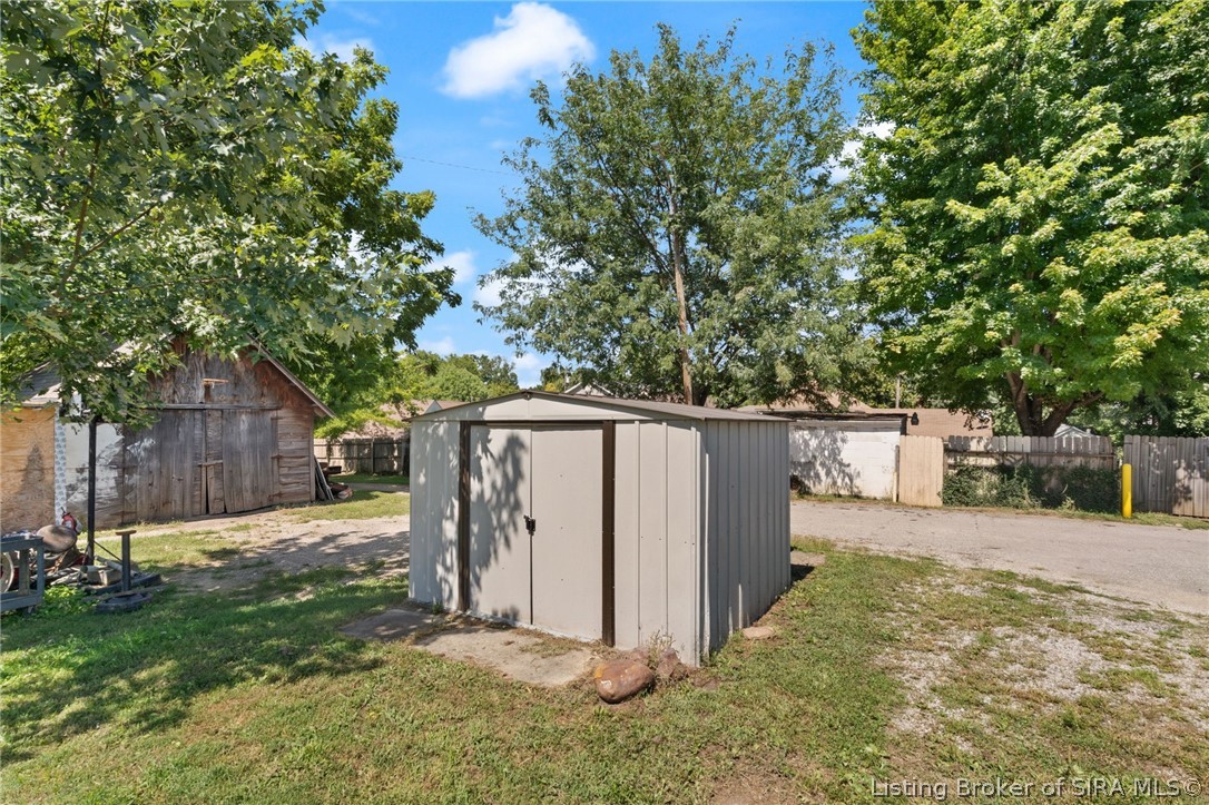 722 W 7th Street Property Photo 39