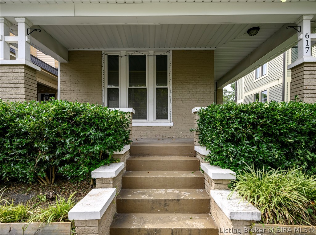 617 E Elm Street Property Photo 2