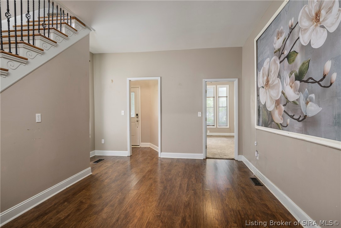 617 E Elm Street Property Photo 5