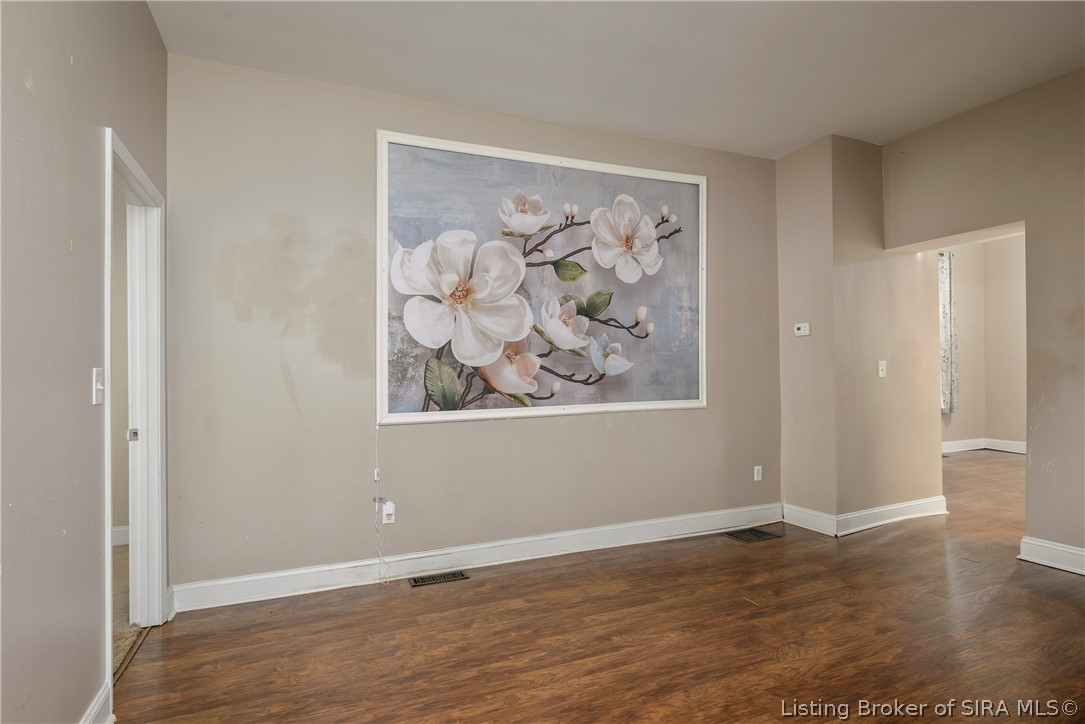 617 E Elm Street Property Photo 6