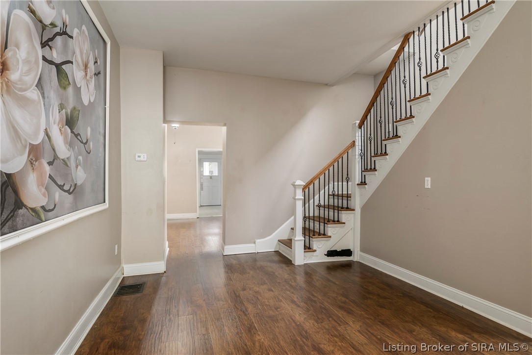 617 E Elm Street Property Photo 7