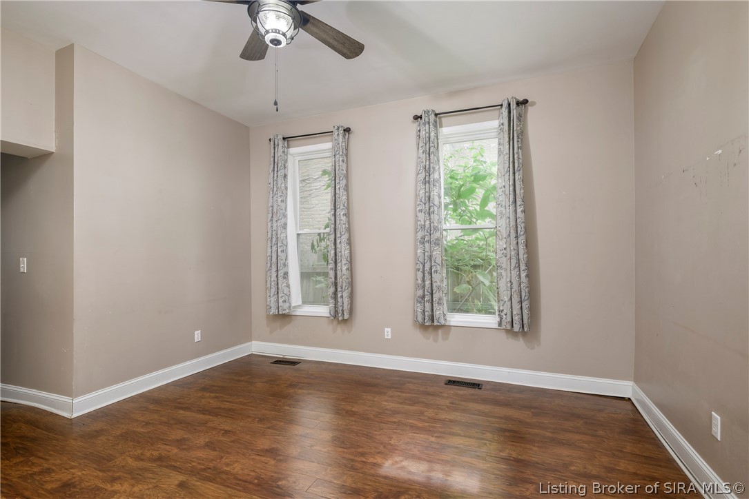 617 E Elm Street Property Photo 8