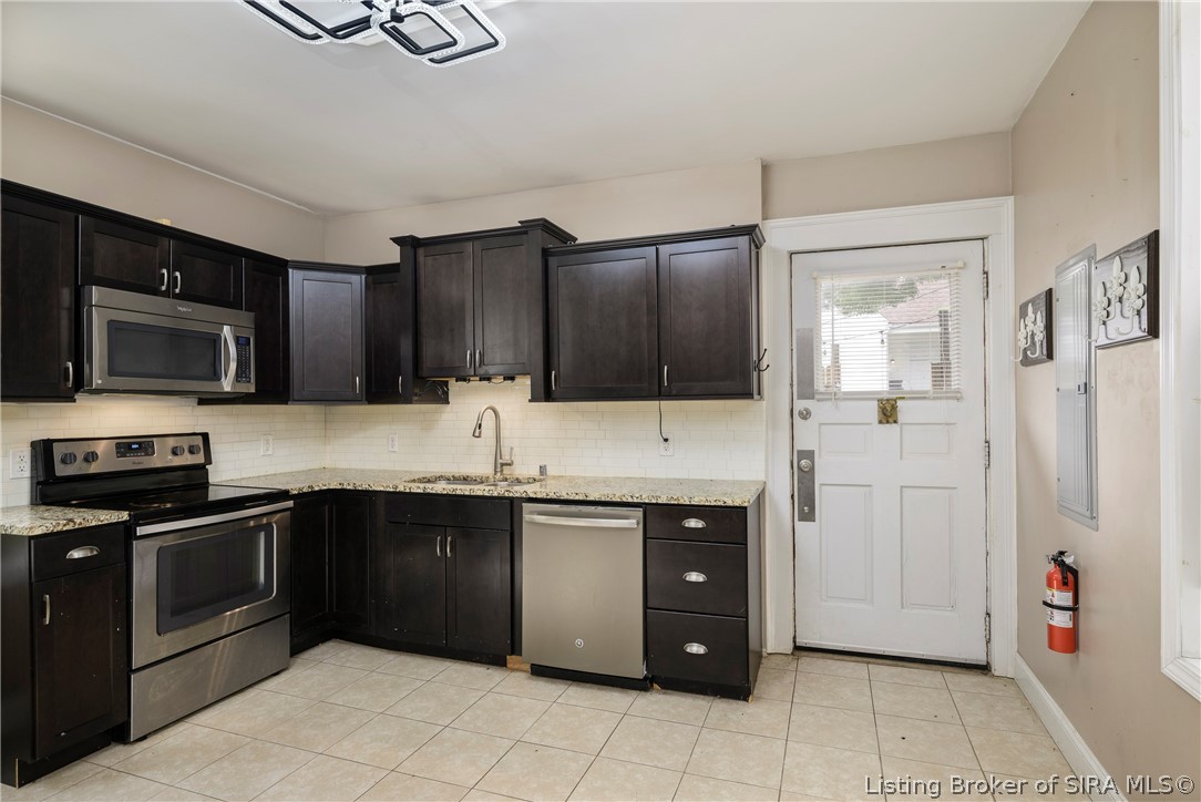 617 E Elm Street Property Photo 11