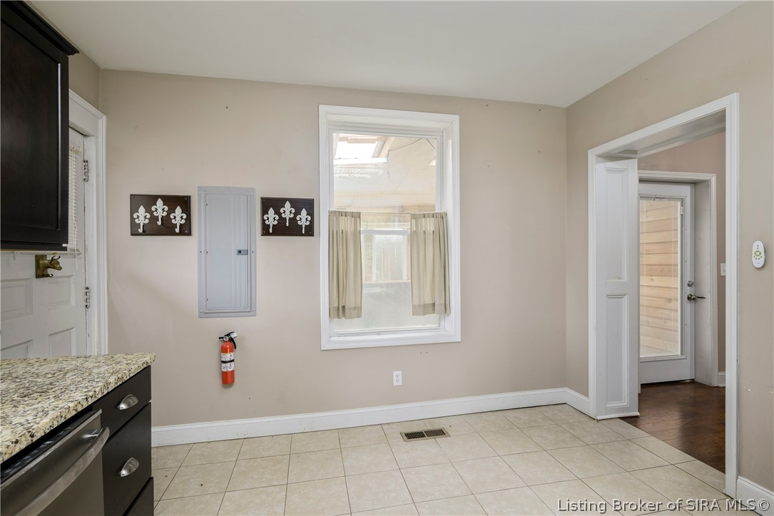 617 E Elm Street Property Photo 12