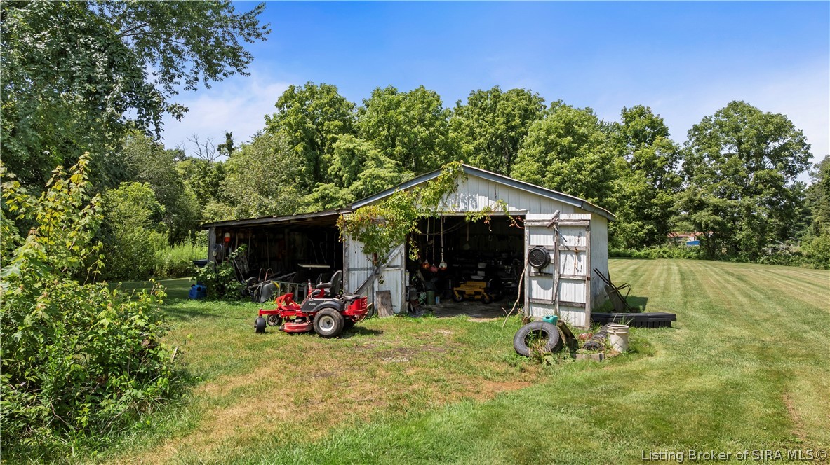 3180 S Mulberry Street Property Photo 3