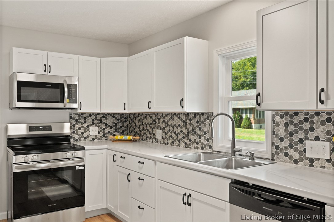107 S Townsend Drive Property Photo 3