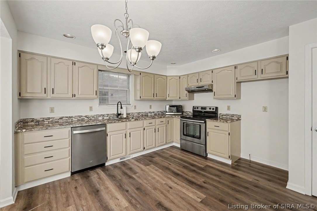 3014 Gardner Boulevard Property Photo 8