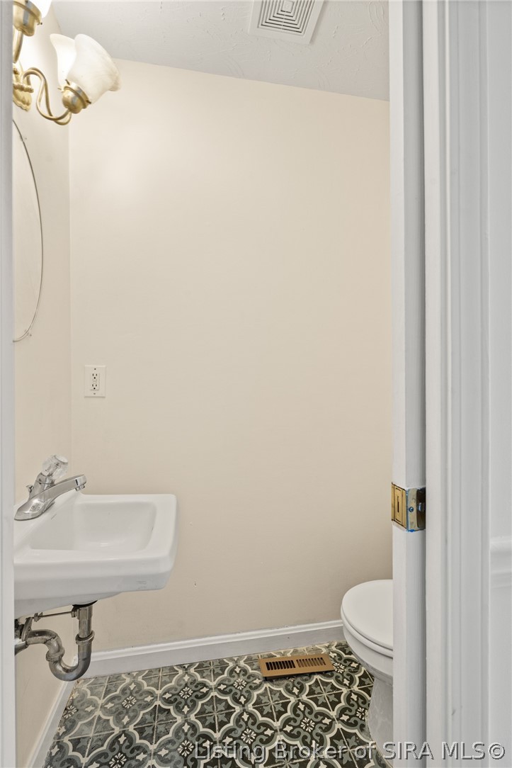 8517 Plum Tree Court Property Photo 33