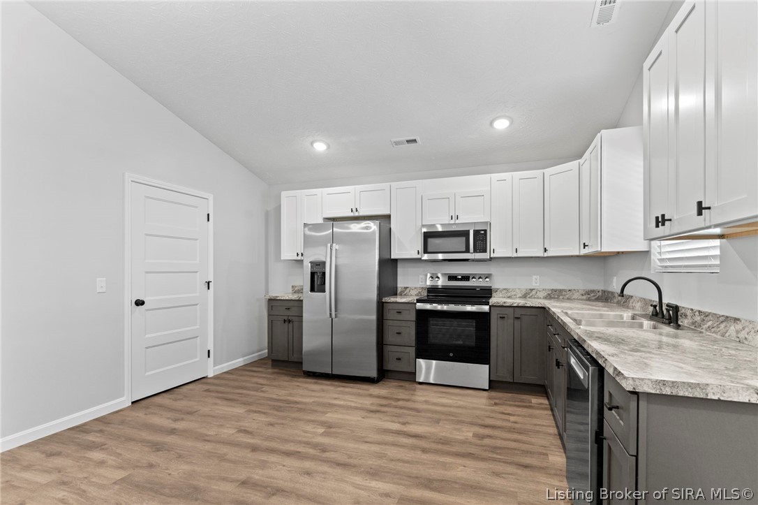 403 W Howard Street Property Photo 7