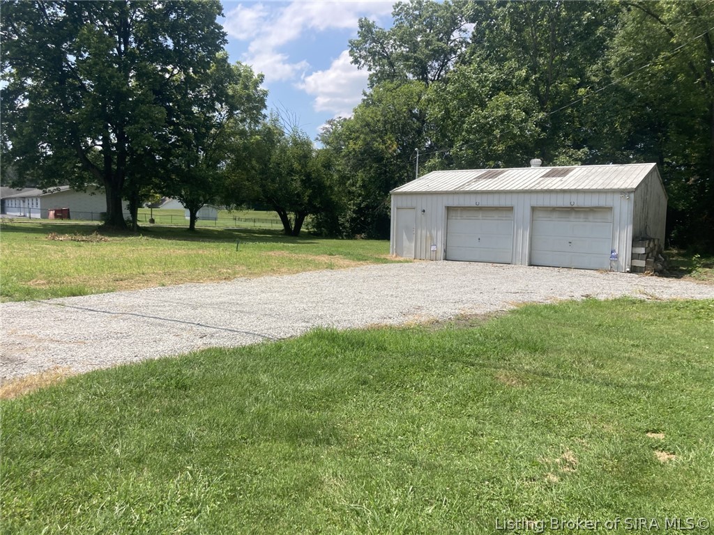2127 Middle Road Property Photo 2