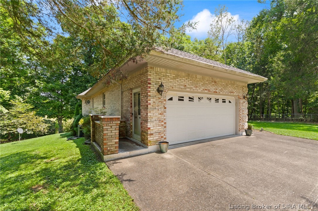 8570 Seneca Drive Ne Property Photo 5