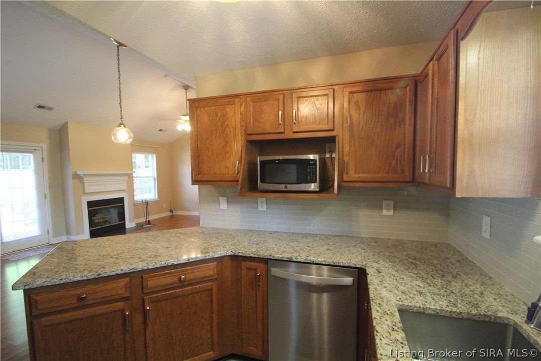 1802 Payne Street Property Photo 6