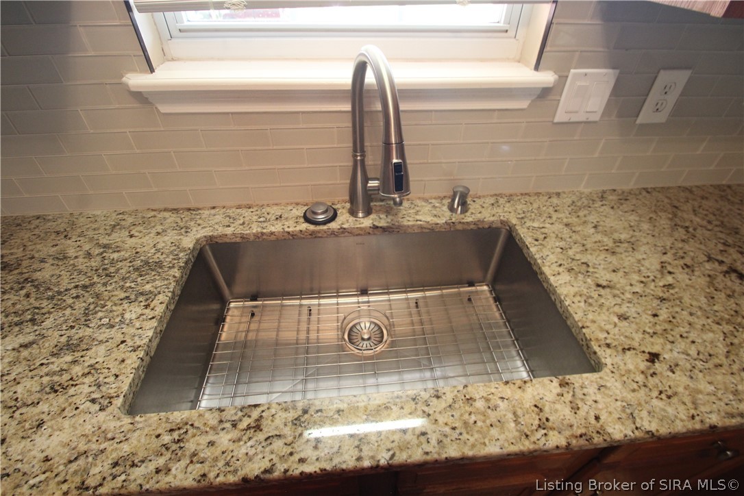 1802 Payne Street Property Photo 8