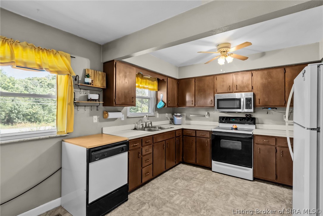 6207 Eric Drive Property Photo 13