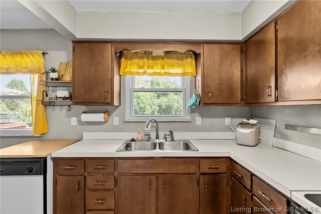 6207 Eric Drive Property Photo 15