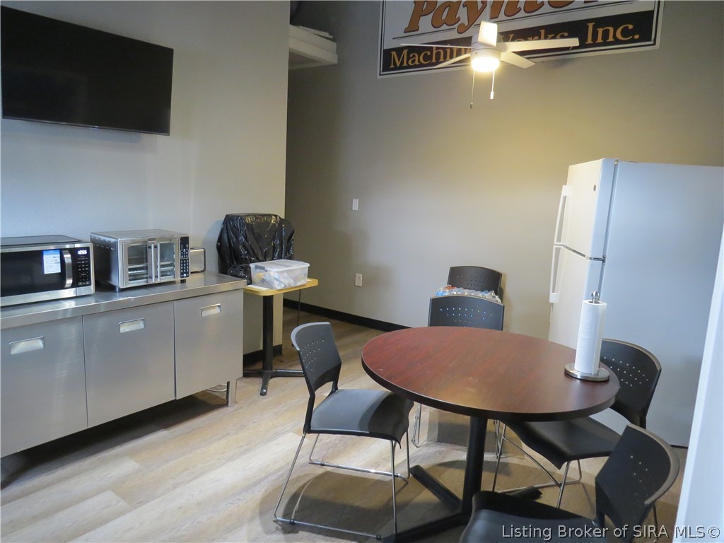1302 Hackberry Street Property Photo 12