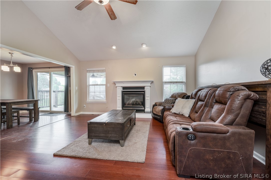 7905 Hollowview Drive Property Photo 4