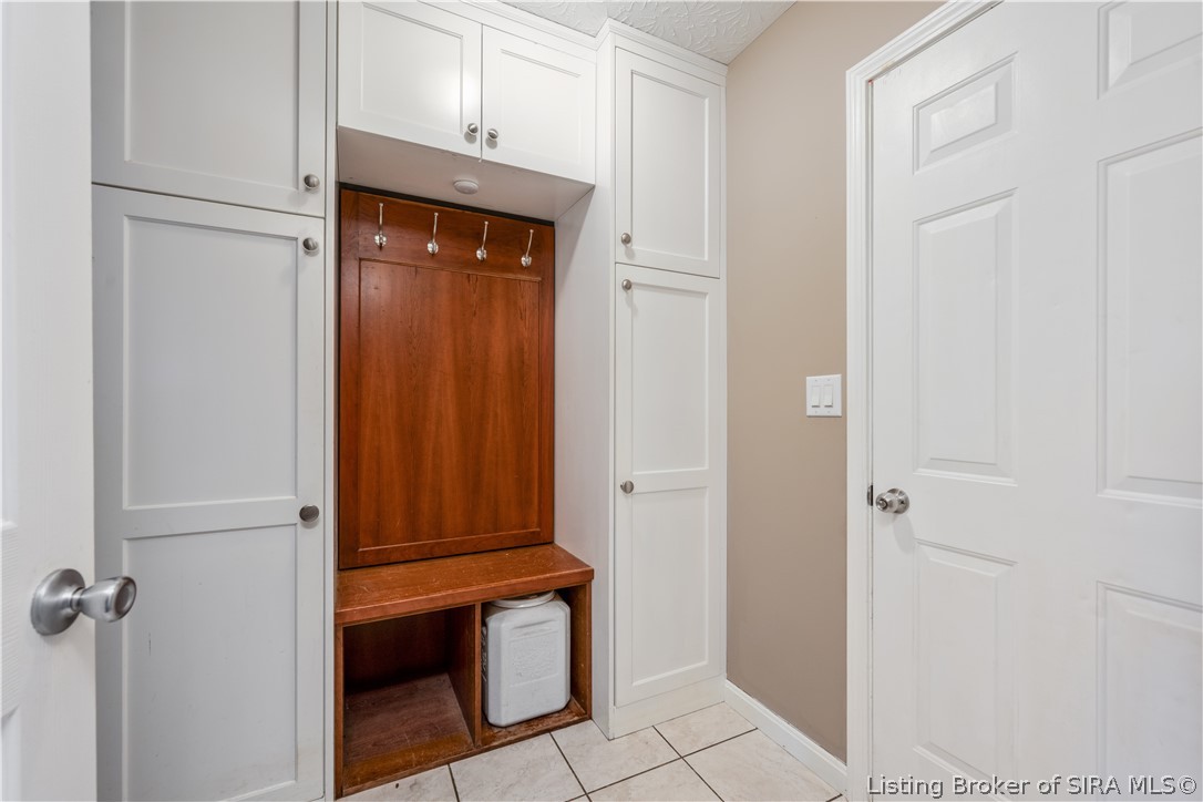 7905 Hollowview Drive Property Photo 11
