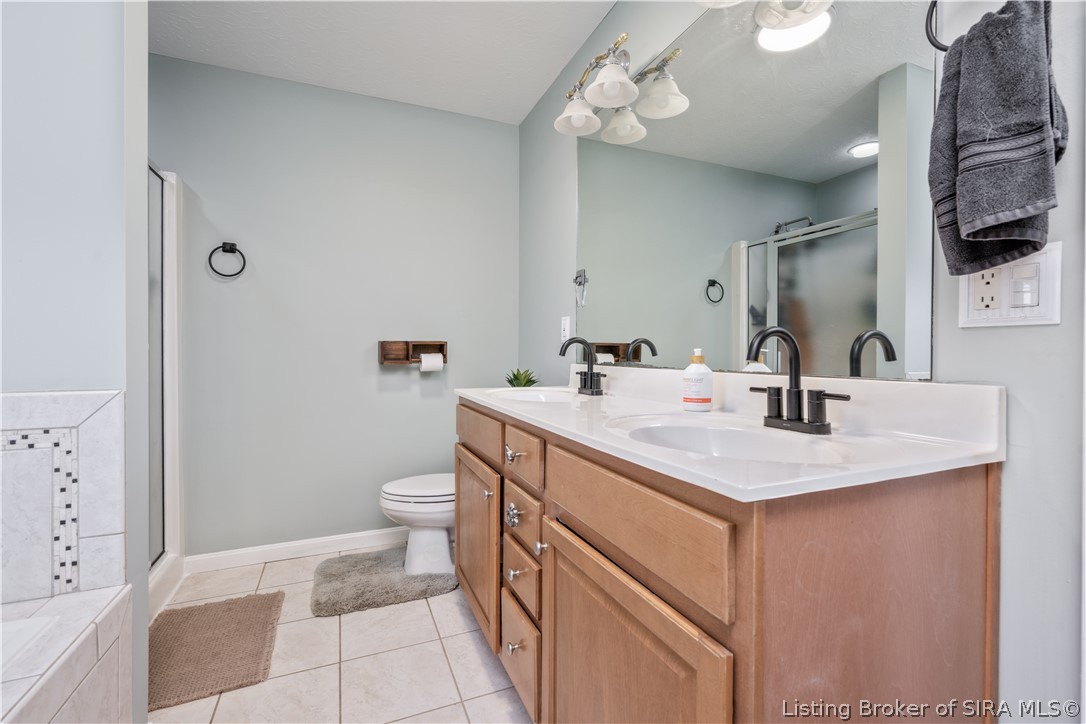 7905 Hollowview Drive Property Photo 14