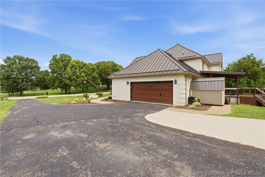 5715 Ridgefield Drive Property Photo 89