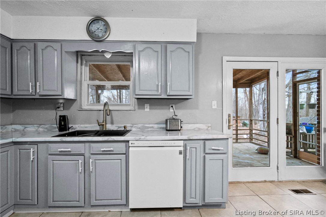 9690 S Voyles Road Property Photo 11