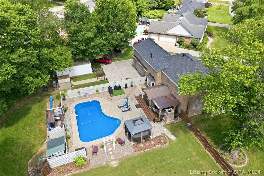 607 Erin Drive Property Photo 2