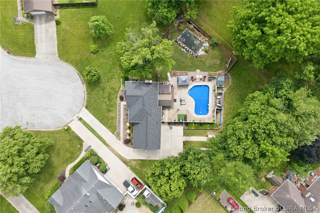 607 Erin Drive Property Photo 3