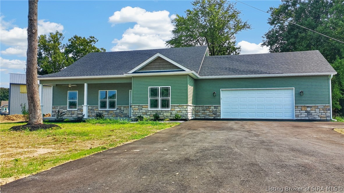 644 Lilac Circle Property Photo 1