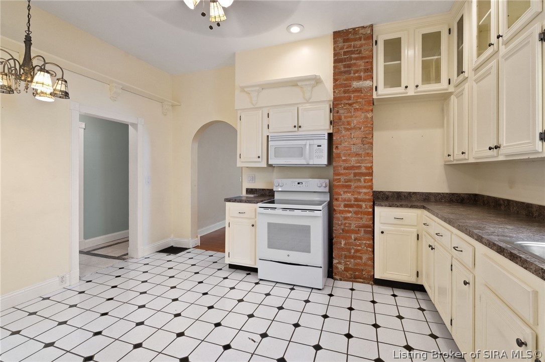 1924 E Spring Street Property Photo 17