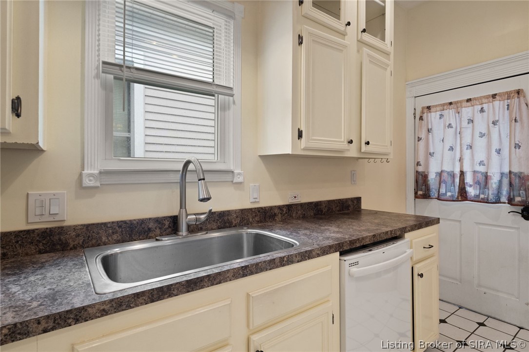 1924 E Spring Street Property Photo 19