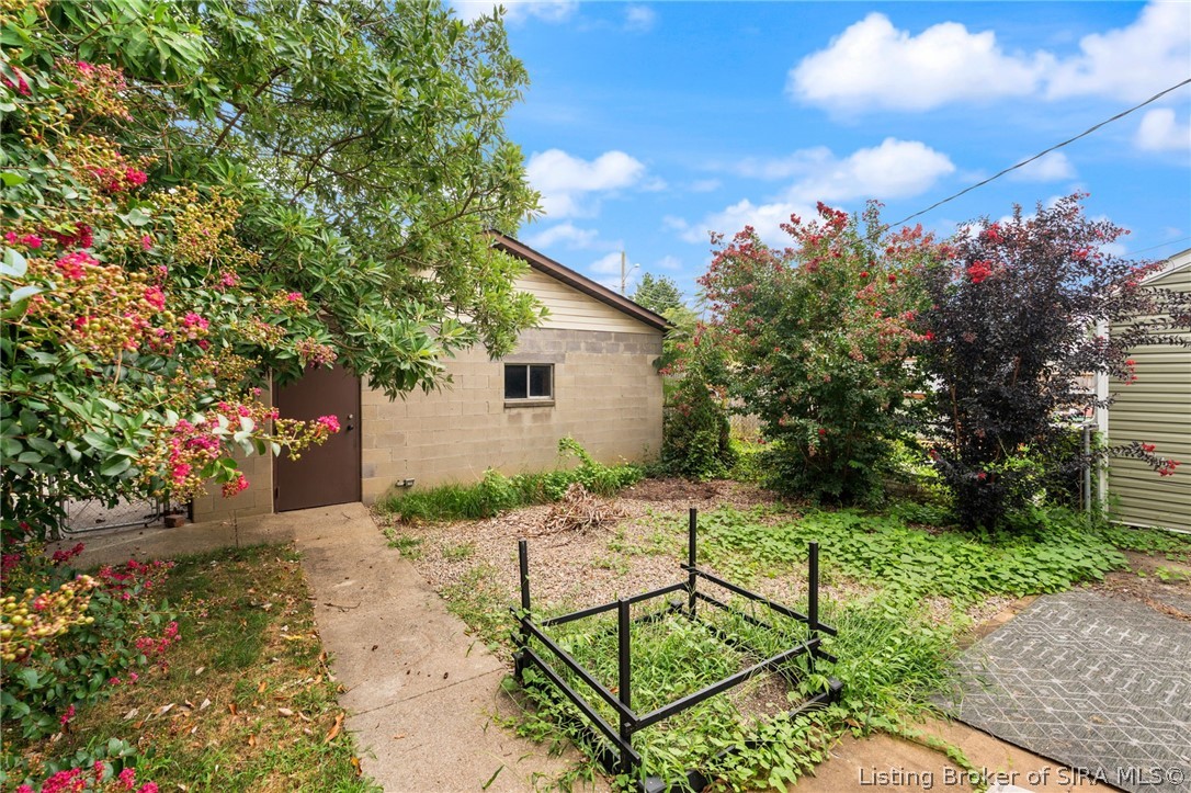 1924 E Spring Street Property Photo 37