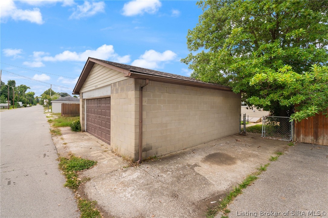 1924 E Spring Street Property Photo 38