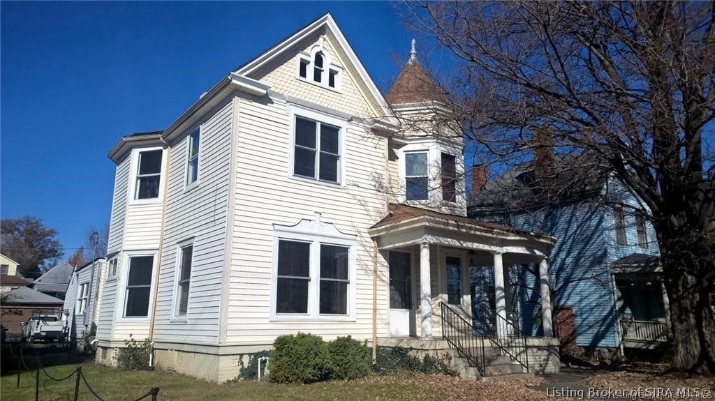 1931 E Spring Street Property Photo 1