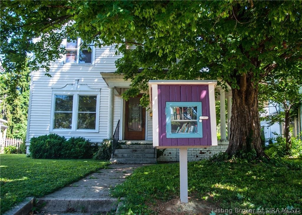 1931 E Spring Street Property Photo 2