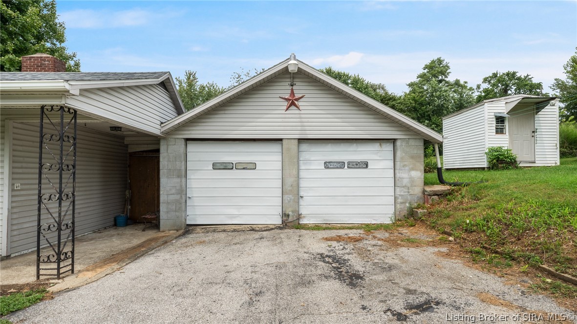 801 N College Avenue Property Photo 2