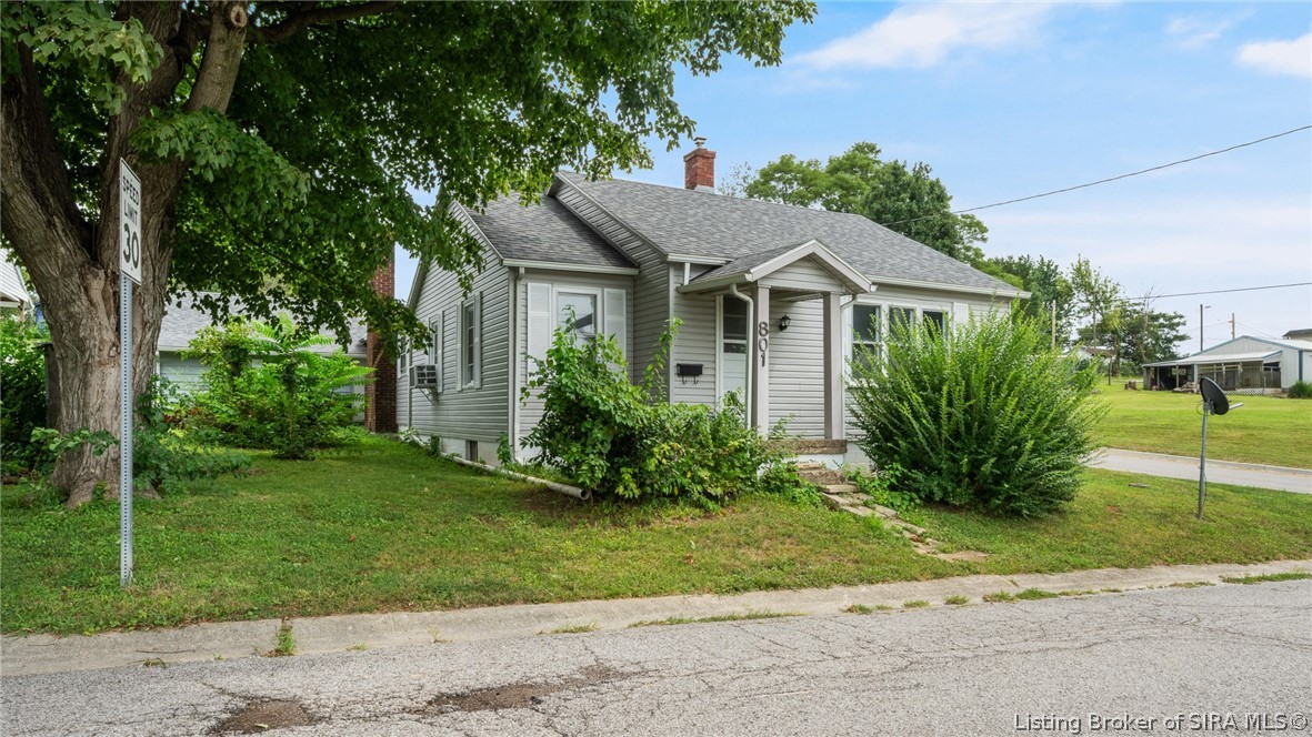 801 N College Avenue Property Photo 6
