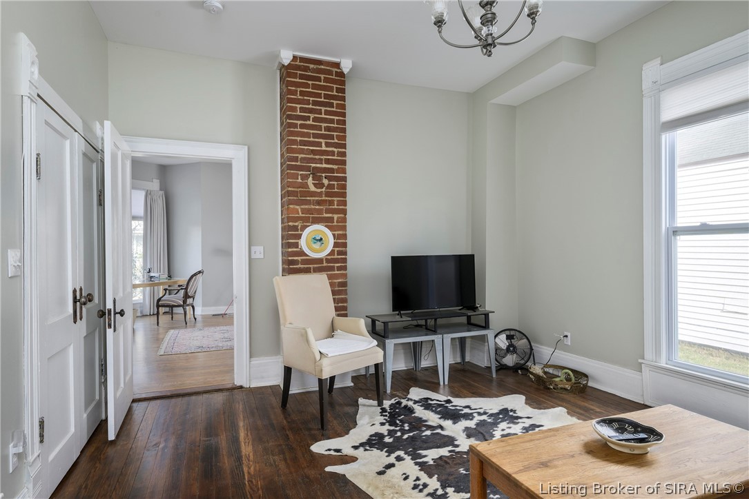 511 E Chestnut Street Property Photo 13