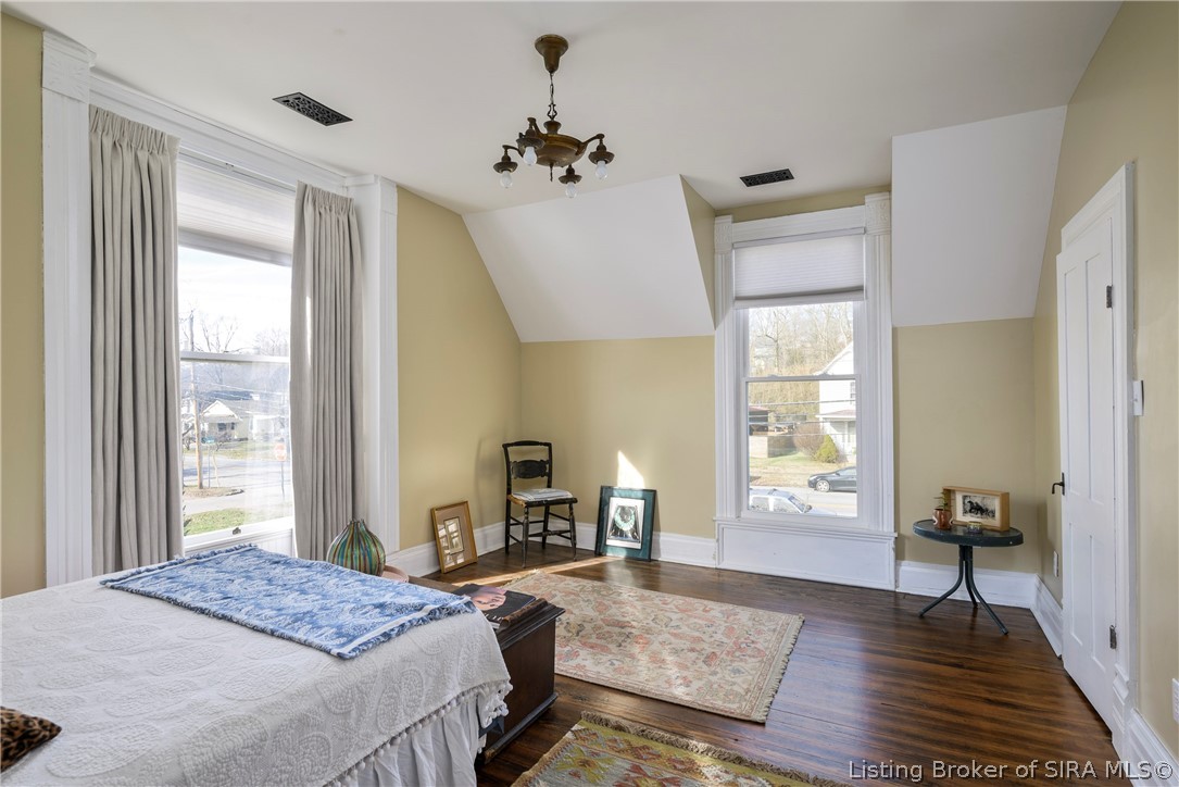 511 E Chestnut Street Property Photo 24