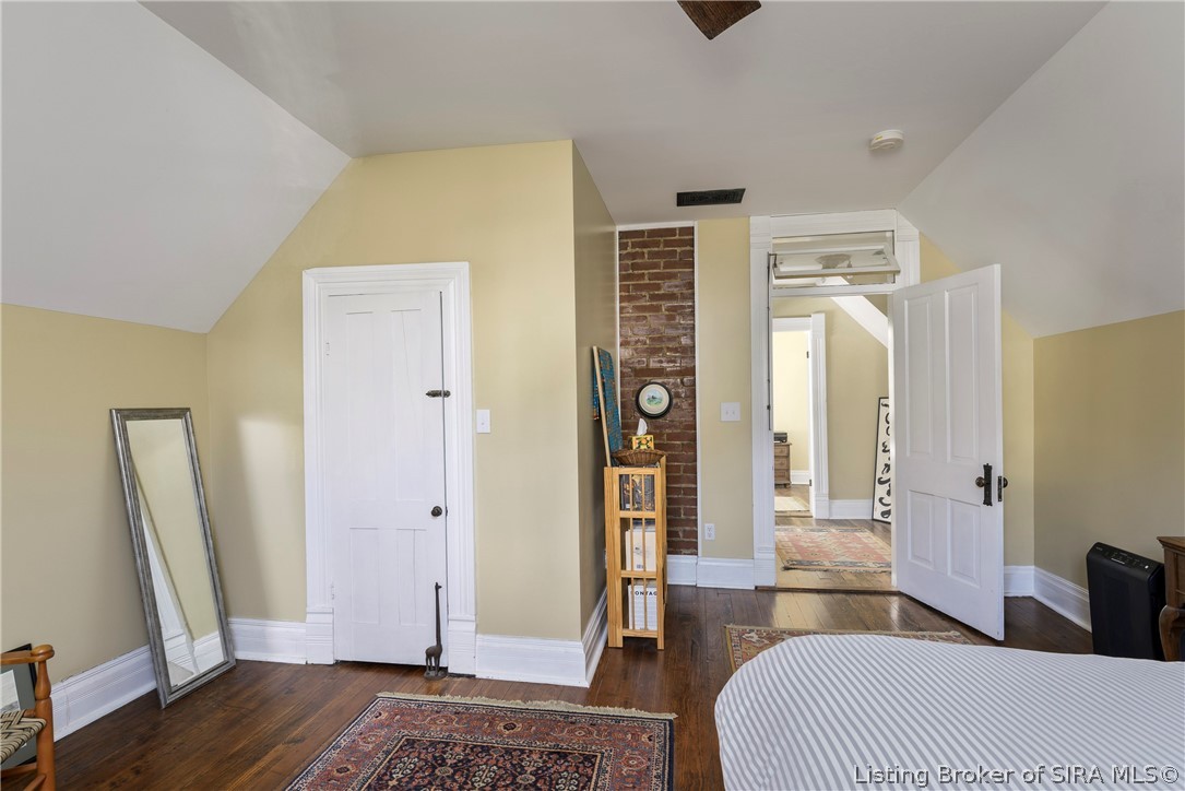 511 E Chestnut Street Property Photo 27