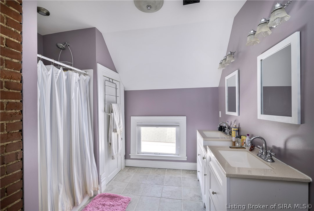 511 E Chestnut Street Property Photo 28
