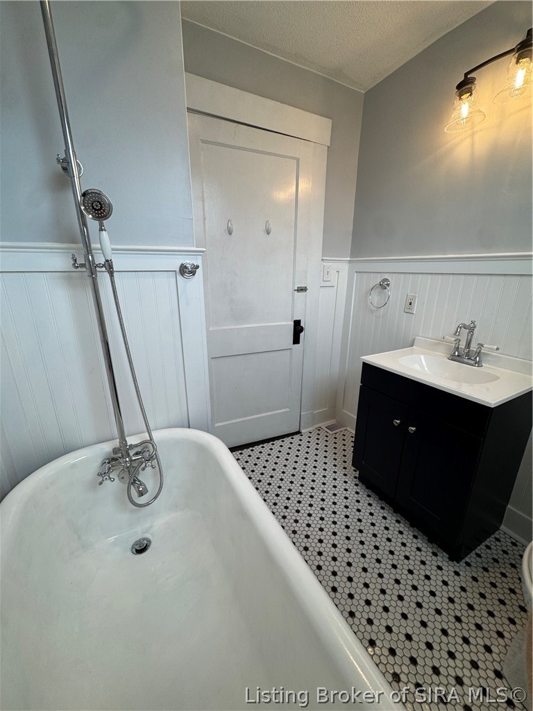 619 W Market Street Property Photo 8