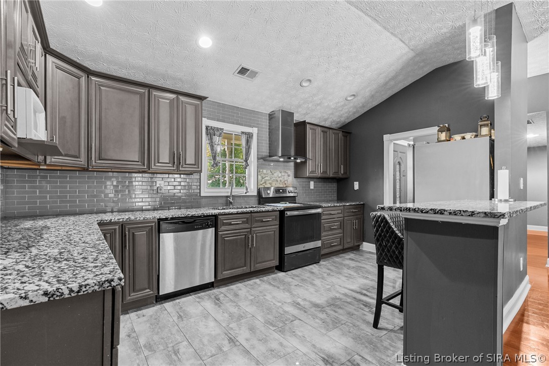 9403 Giltner Road Property Photo 15