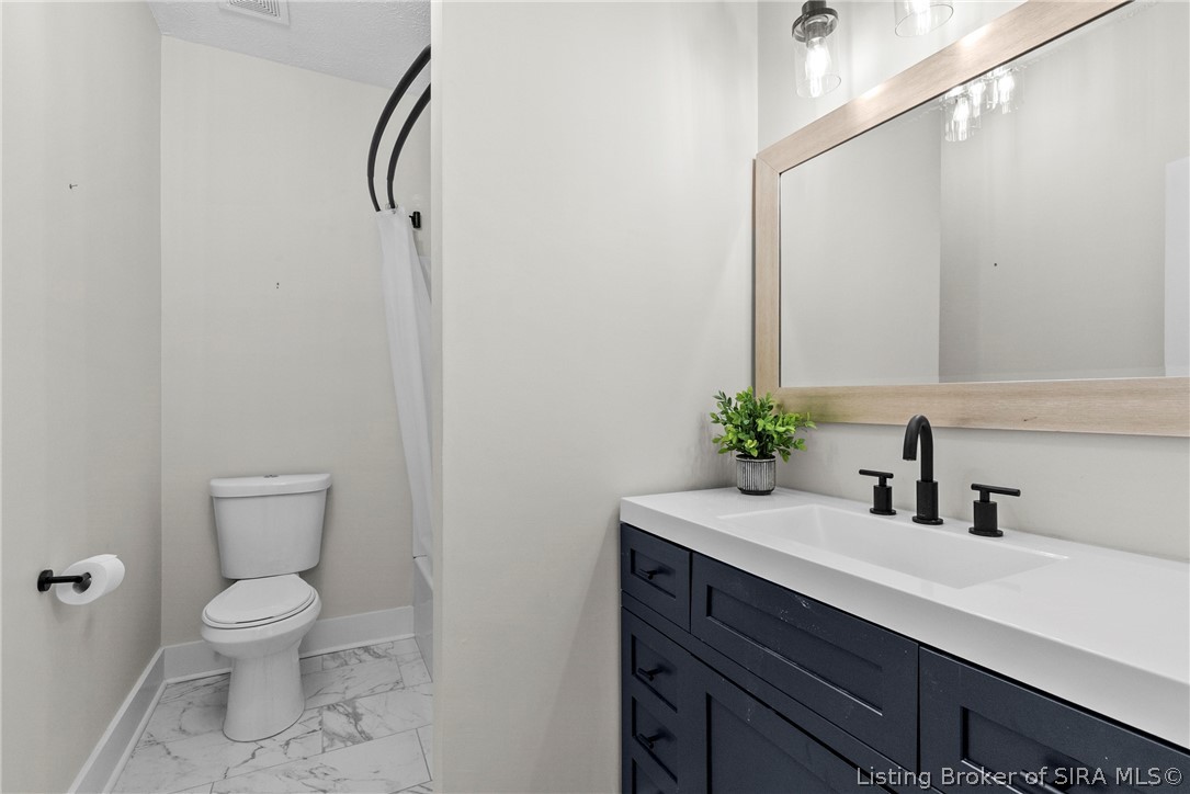 925 E 7th Street 104 Property Photo 13