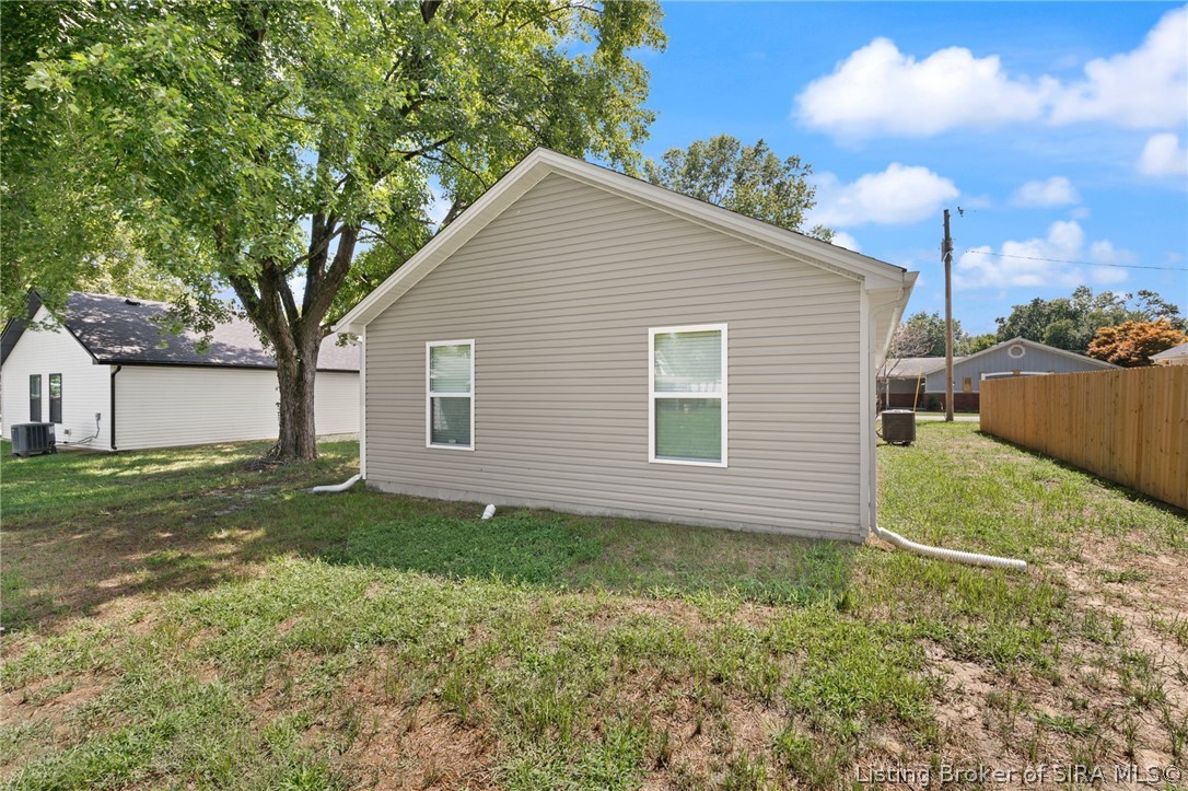 67 E Madison Street Property Photo 4